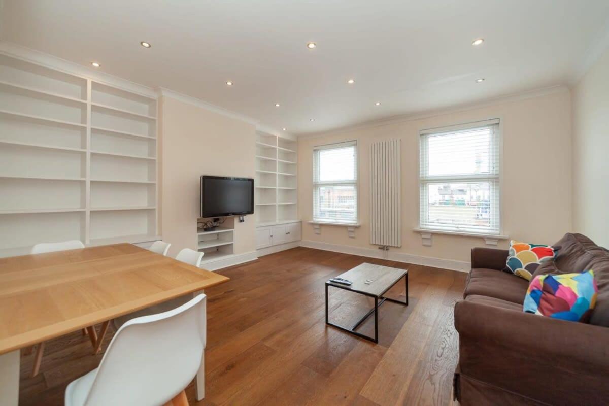 Spacious 2 Bedroom Maisonette In Stratford Londra Exterior foto
