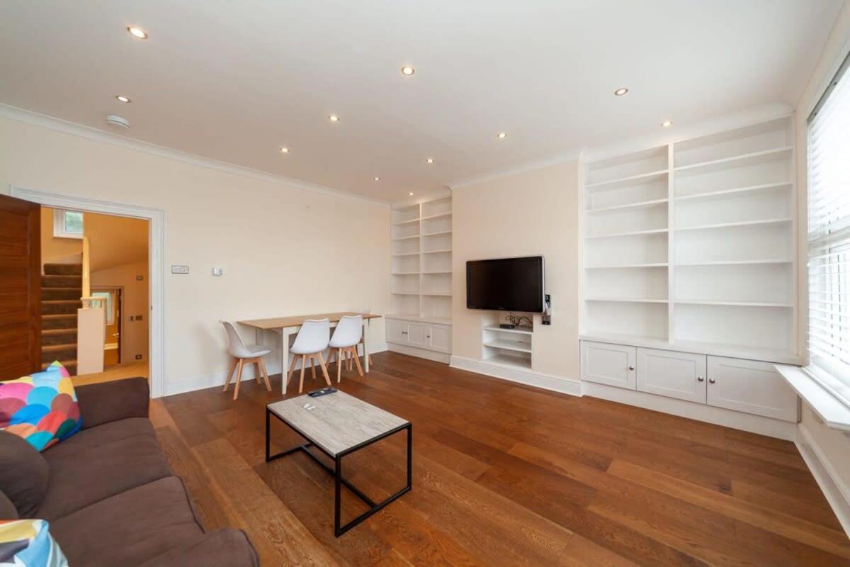 Spacious 2 Bedroom Maisonette In Stratford Londra Exterior foto