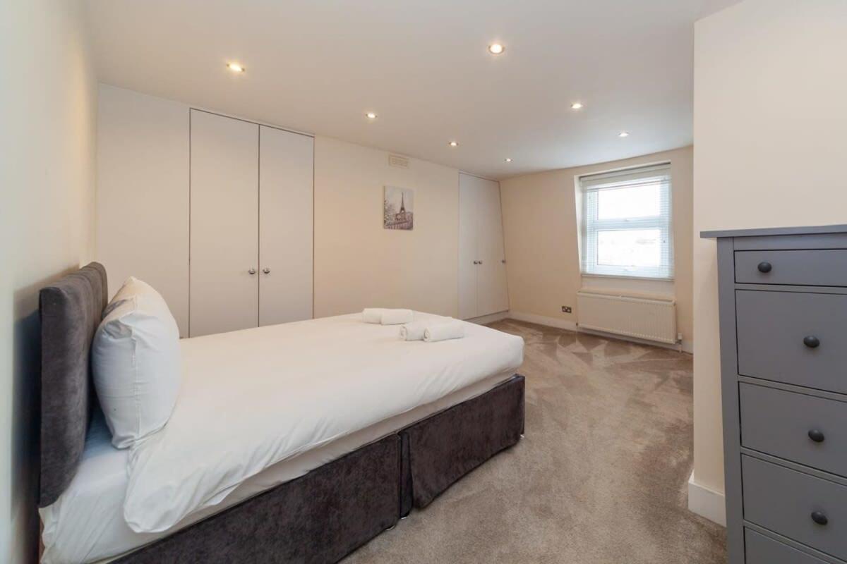 Spacious 2 Bedroom Maisonette In Stratford Londra Exterior foto