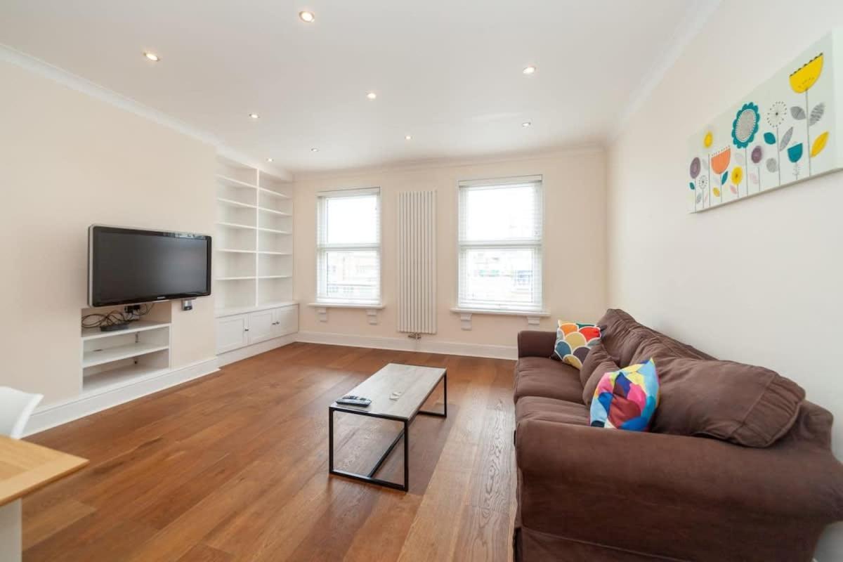 Spacious 2 Bedroom Maisonette In Stratford Londra Exterior foto